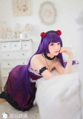 迷人的女保姆