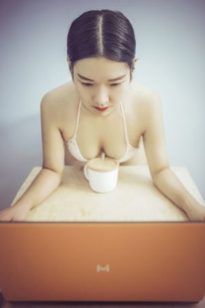小小姑娘