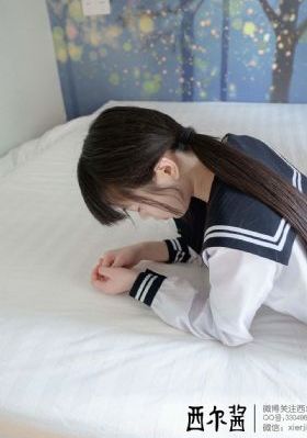 美女脱得一光二净无内衣内裤