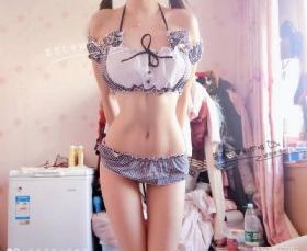 老师扒开腿让我爽了一夜视频