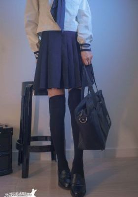 年轻的女邻居